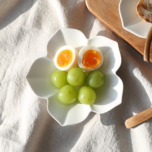 화이트 꽃 무광 접시 소